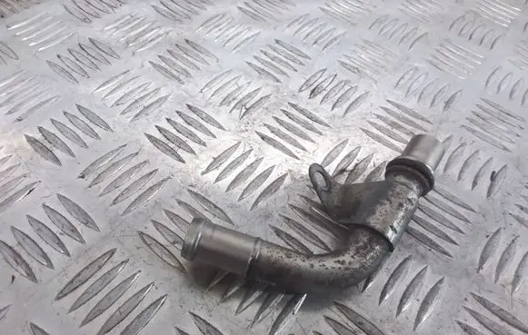 Toyota Avensis T270 Engine coolant pipe/hose