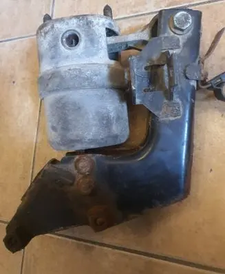 Volkswagen Multivan T4 Gearbox mount 7D0399111K 7d0399107al