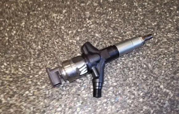 Subaru Outback Fuel injector 16613AA030