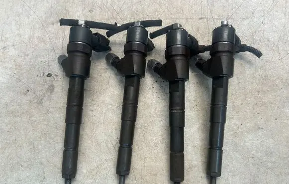 Opel Insignia A Fuel injectors set 0445110327
