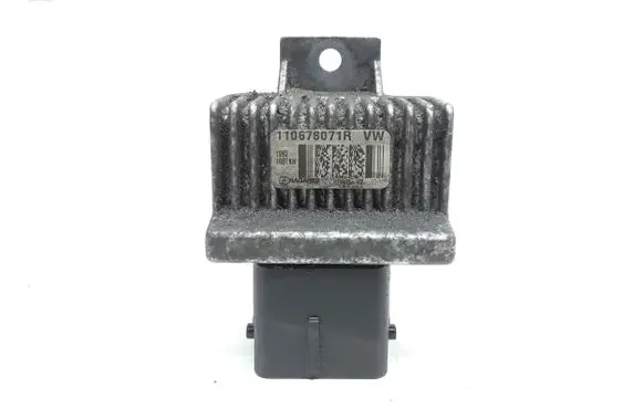 Mercedes-Benz A W176 Glow plug pre-heat relay 110678071R