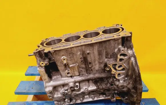 Peugeot 307 Engine block 9HZ PSA