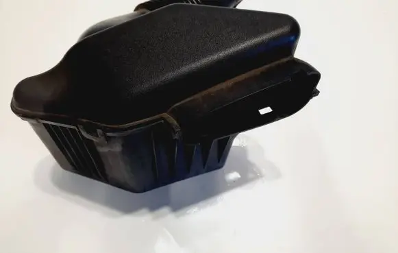 Infiniti FX Intake resonator 