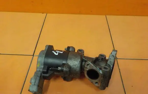 Jaguar XF X250 EGR thermostat 4R8Q9D475BC
