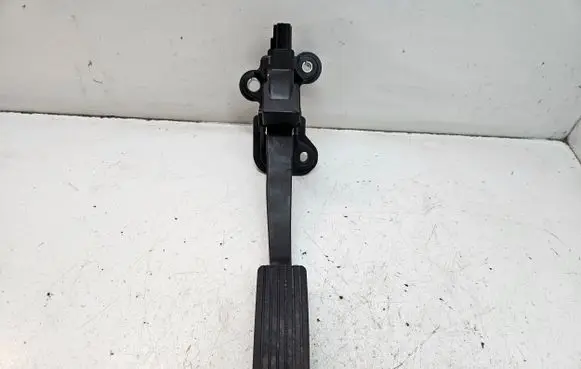 Mitsubishi Eclipse Cross Accelerator throttle pedal 1600A116