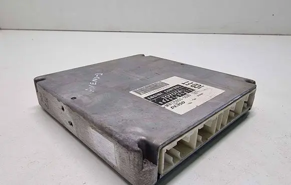 Toyota Avensis T220 Engine control unit/module 8966105410 MB1758005025 1758005025