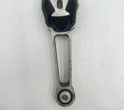 Engine mount bracket