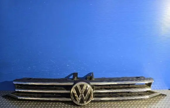 Volkswagen Touran III Front bumper upper radiator grill 5TA853653B