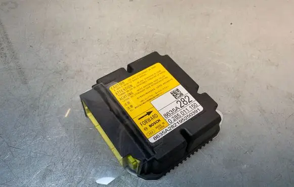 Mitsubishi Outlander Airbag control unit/module 8635A282