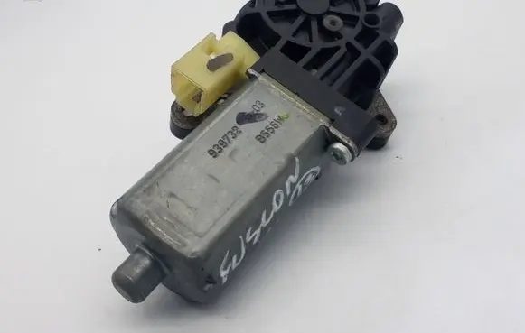 Ford Fusion II Seat adjustment motor 0390203044 B556W