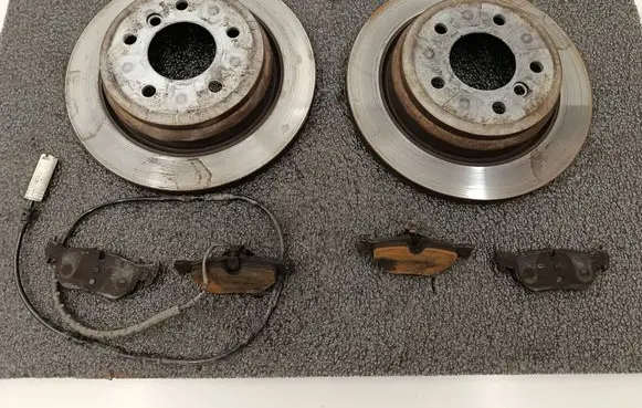 BMW X1 E84 Rear brake disc 6864901 6774692