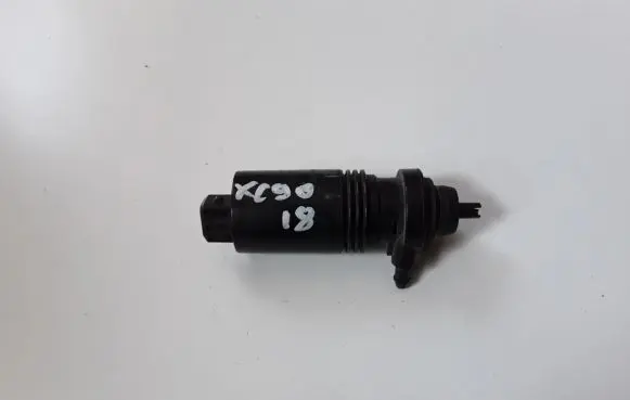 Volvo XC90 Windscreen/windshield washer pump 1012458