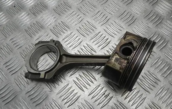 Ford Mustang IV Piston with connecting rod E3355A02 BV1302