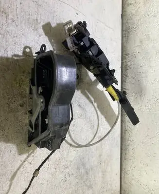 BMW 1 E81 E87 Front door lock A046998 7167072