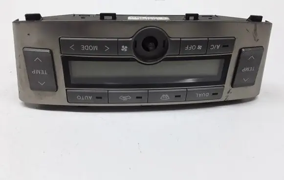 Toyota Avensis T220 Climate control unit 5590005170