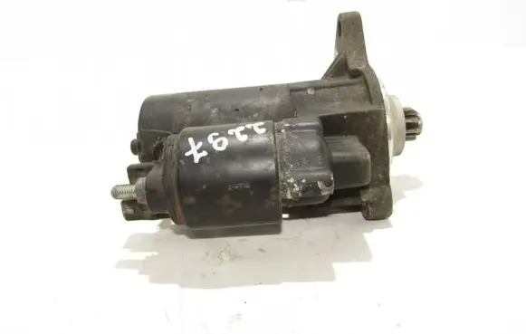 Volkswagen Golf IV Starter motor 020911023F