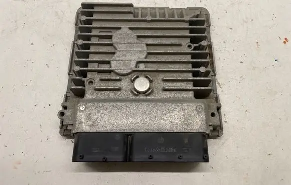 Volkswagen Touran II Engine control unit/module 03L907425C 5WP42902AA
