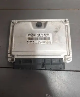 Volkswagen PASSAT B5 Engine control unit/module 038906019EA 28SA4858 0281010554