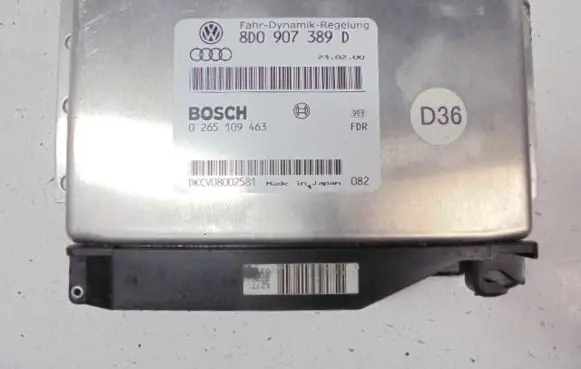 Volkswagen PASSAT B5 Central body control module 8D0907389D
