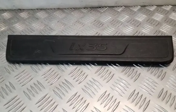 Hyundai ix35 Front sill trim cover 858832Y100