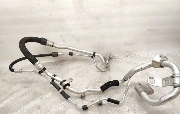 Porsche Macan (95B) Air conditioning (A/C) pipe/hose A2138307602