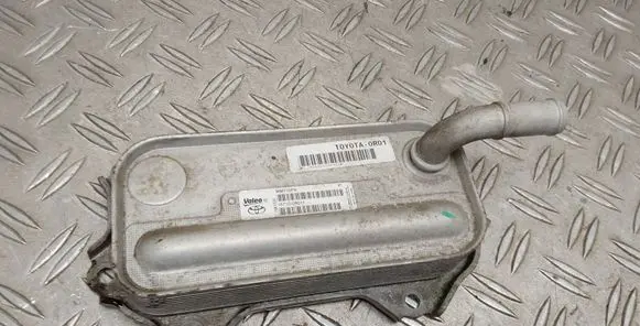 Toyota Verso Engine oil radiator 157100R011