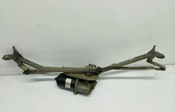 Audi A4 S4 B5 8D Front wiper linkage and motor 8D1955331