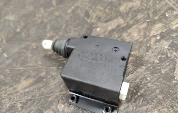 Jaguar XJ X308 Central locking motor 1398