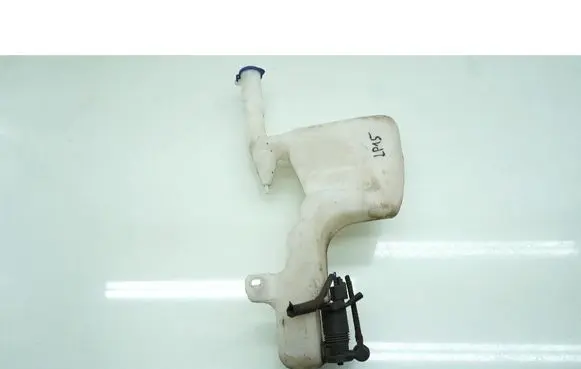 Windshield washer fluid reservoir/tank