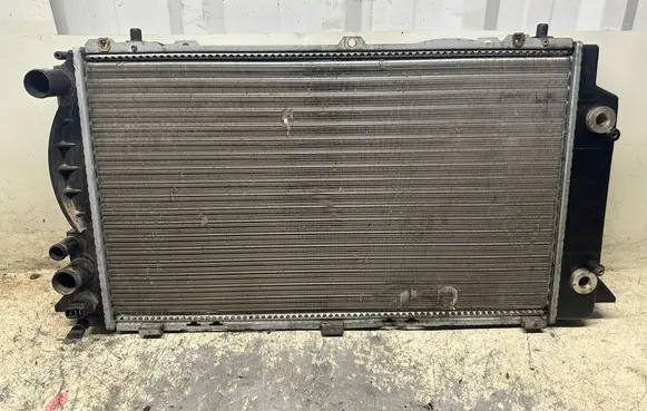 Audi 80 90 S2 B4 Coolant radiator