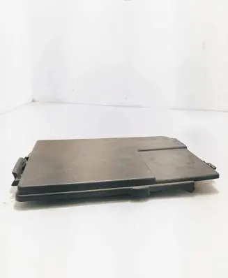 Audi A3 S3 8P Battery box tray cover/lid 1K0915443