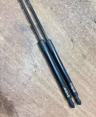 BMW 3 E90 E91 Front bonnet/hood damper/strut 7129190