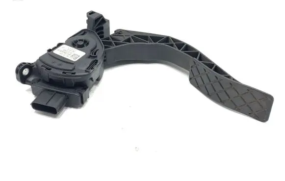 Accelerator throttle pedal