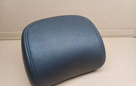 Skoda Superb B6 (3T) Rear seat headrest 