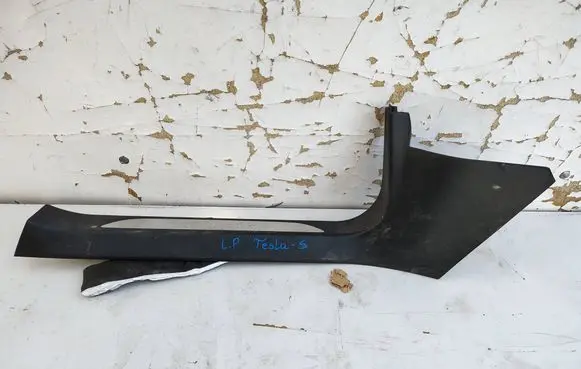 Tesla Model S Front sill trim cover 1030393-00-D