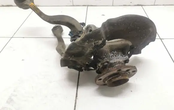 BMW 5 E60 E61 Front wheel hub spindle knuckle 6760953