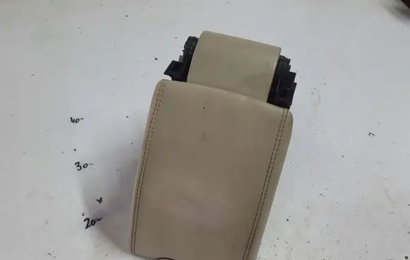 Volvo V60 Armrest V60PODOKIETNIK
