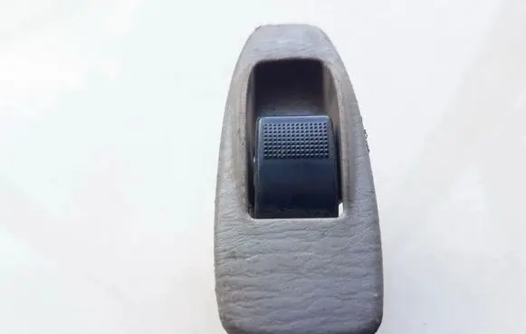 Mazda 626 Electric window control switch