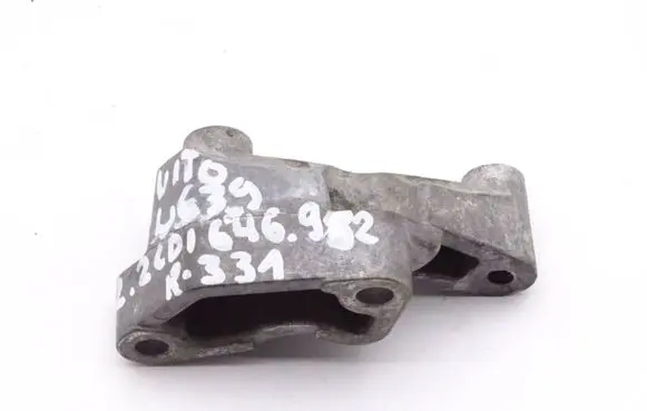 Mercedes-Benz Vito Viano W639 Engine mounting bracket A6110782741
