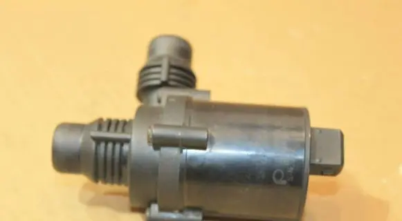 BMW X5 E53 Electric auxiliary coolant/water pump 6907811