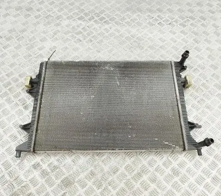 Volkswagen Jetta VI Coolant radiator 5K0121251S