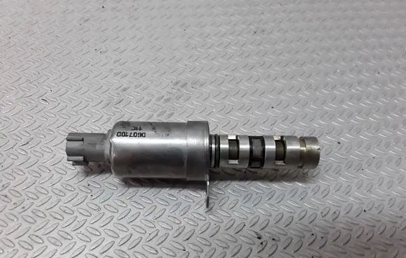 Nissan Note (E11) Camshaft vanos timing valve 25342153