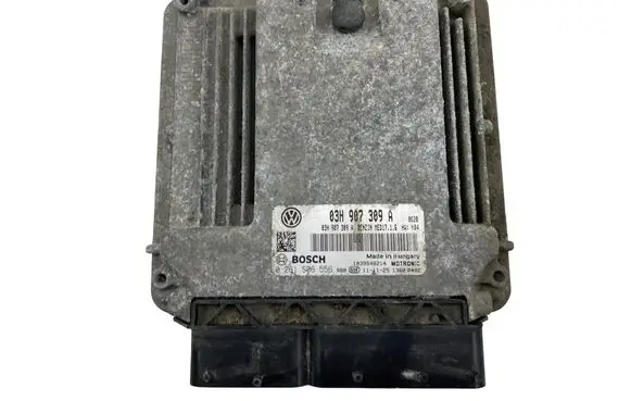 Volkswagen PASSAT B7 Engine control unit/module 03H907309A 0261S06556