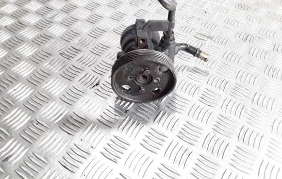 Renault Megane II Power steering pump