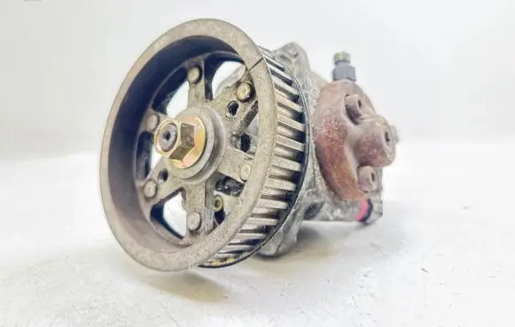 Toyota Avensis T250 Fuel injection high pressure pump HU2940000061