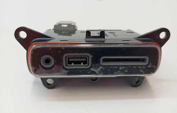 Maserati Levante USB socket connector 06701551660