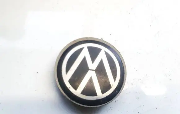Volkswagen Golf III Original wheel cap n06