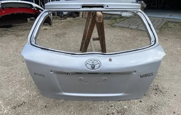 Toyota Yaris Tailgate/trunk/boot lid 53636426265