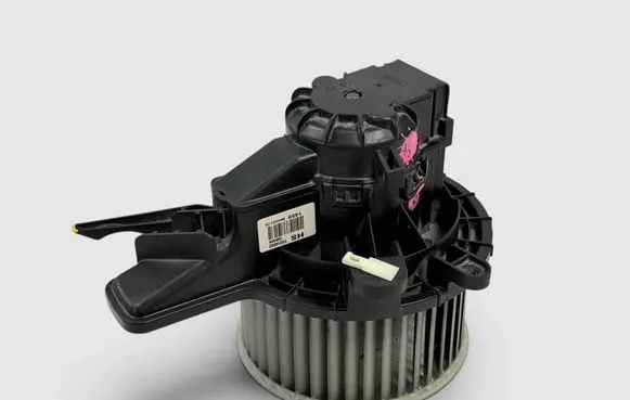 Cadillac Escalade IV Heater fan/blower Y3318002