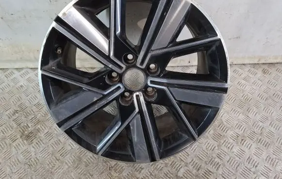 R18 alloy rim